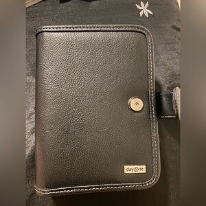 Day one planner /wallet/agenda
